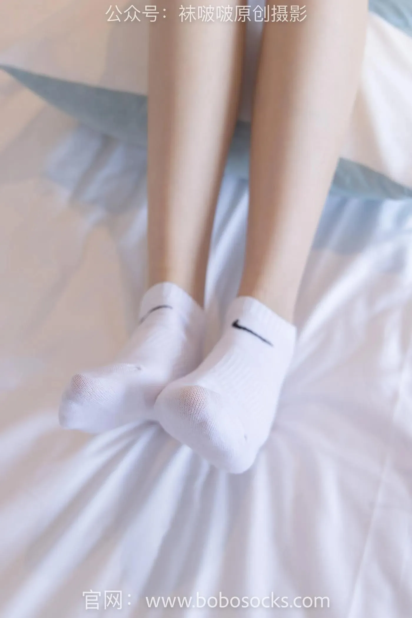 [BoBoSocks袜啵啵]NO.136 小甜豆-高跟长靴、白棉袜、裸足 [200P]插图5